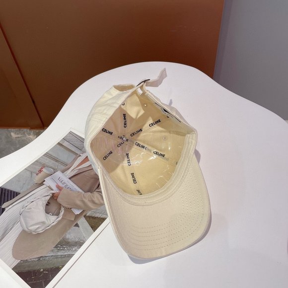๐โจAUTHENTICโจ๐CELINE hat - Picture 2 of 8
